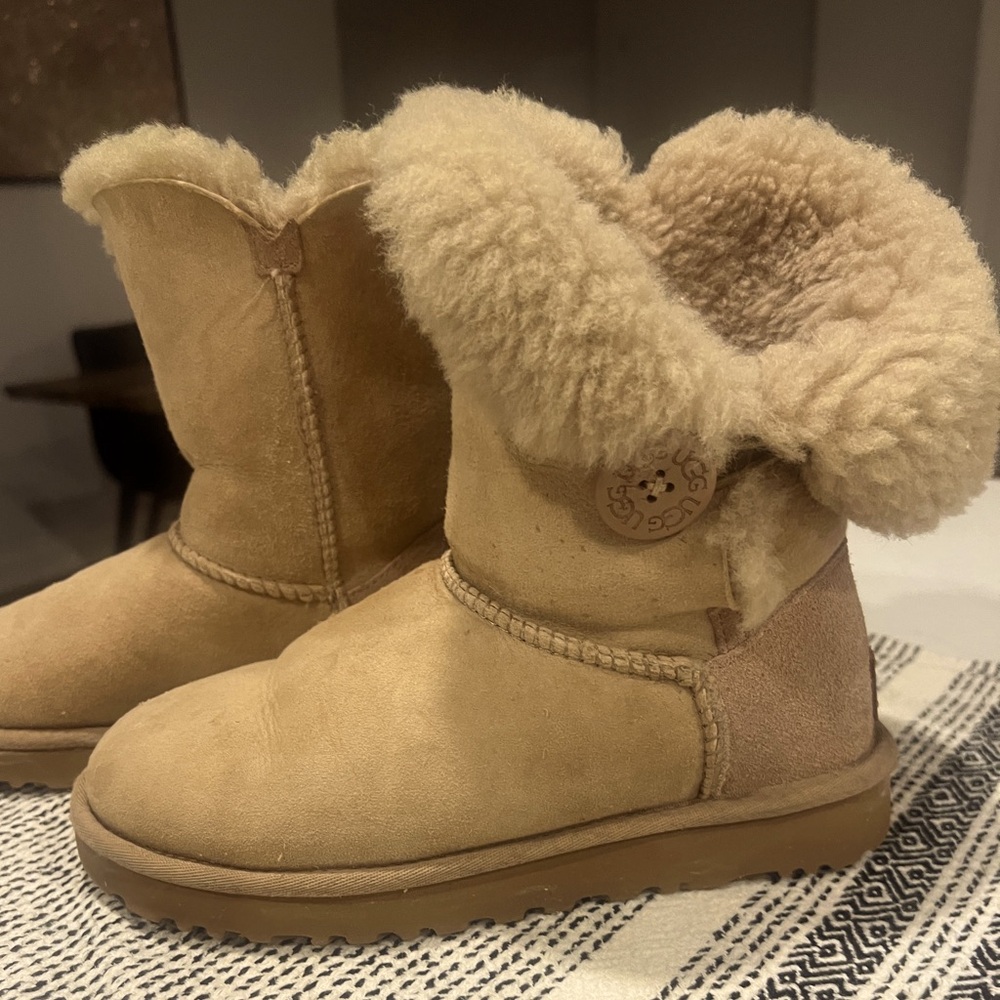 Ugg Bailey Button Boots in Sand